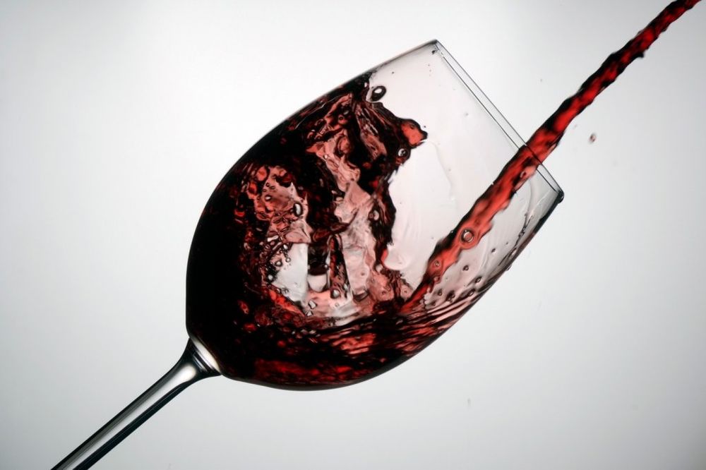 BELO, CRNO, ROZE: Koja vrsta vina najviše odgovara tvom tipu ličnosti?