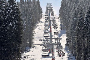 SMRZAVANJE NA KOPU: Skijaši zarobljeni na žičarama zbog nestanka struje