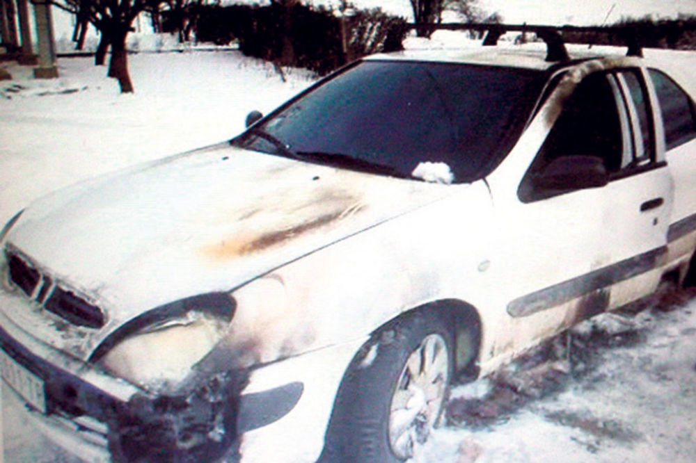 U PRAH I PEPEO: Ko je zapalio auto učitelja Ristića?