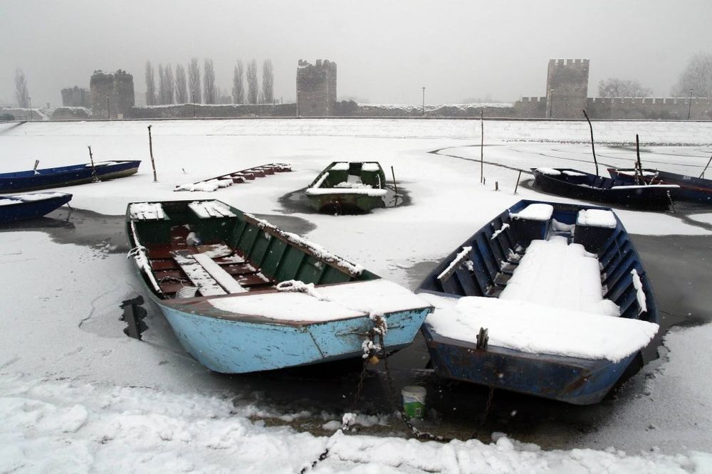 SRBIJA ZATRAŽILA POMOĆ OD MAĐARSKE: Stižu ledolomci da razbiju led na Dunavu