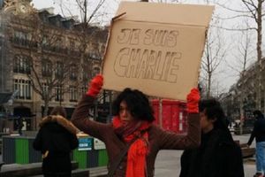 #JeSuisCharlie: Podrška na Tviteru iz celog sveta novinarima koje su napali teroristi!