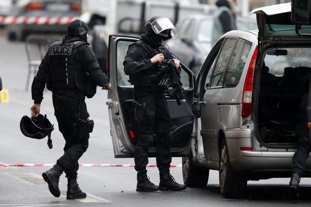 SPREČEN NAPAD TERORISTA NA STADION:  Francuska policija uhapsila grupu Čečena!
