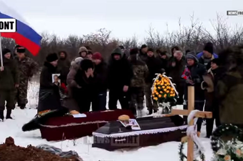 (VIDEO) PRVE ŽRTVE: Komandant Betmen i njegovi saborci sahranjeni u Lugansku