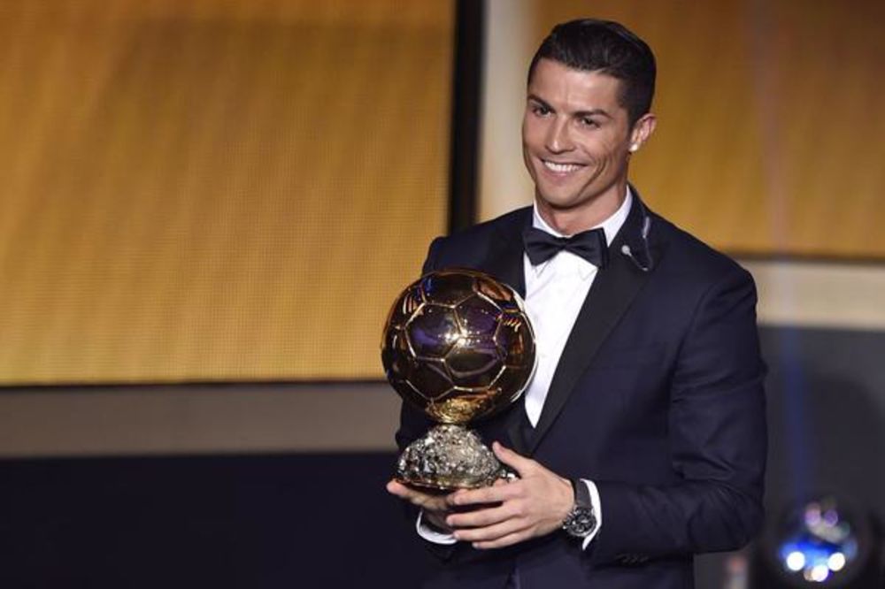 (VIDEO) NE DA ZLATNU LOPTU: Pogledajte kako i sa kim je Ronaldo proslavio pobedu