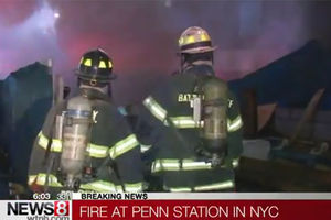 (VIDEO) SUMNJIV POŽAR U NJUJORKU: Vatrena stihija na metro stanici Pen pod kontrolom