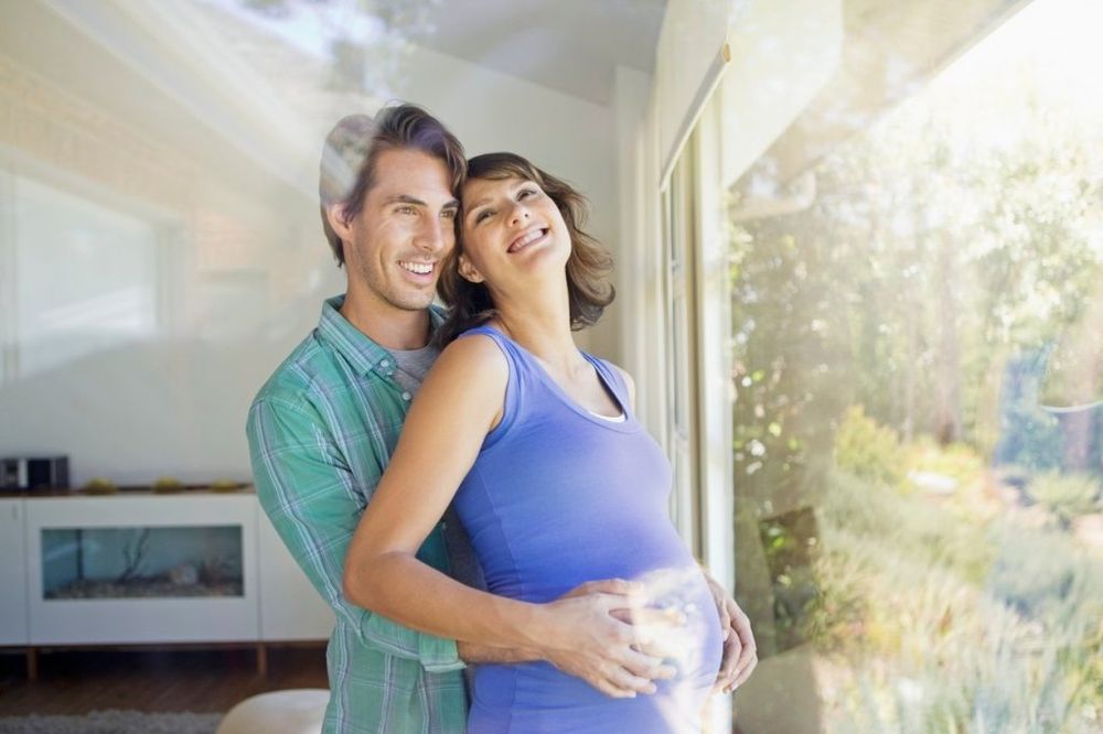 (FOTO) OČARAJTE I SEBE I SVET: 10 stilova kako da u trudnoći budete lepe i moderne