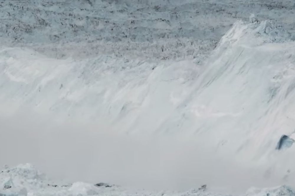 NEZAUSTAVLJIVO OTAPANJE: Pogledajte kako se lednik veličine Menhetna odvaja od glečera na Grenlandu!