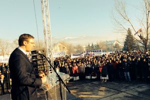 NAPAD NA KOSOVU - ALBANCI ŠUTIRALI VUČIĆEV AUTO Vučić: Kosovo je Srbija!