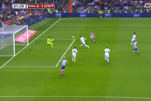 (VIDEO) BACIO RONALDA U DRUGI PLAN: Tores matirao Real posle 47 sekundi igre