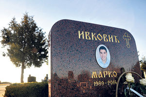 Delije obišle grob Marka Ivkovića