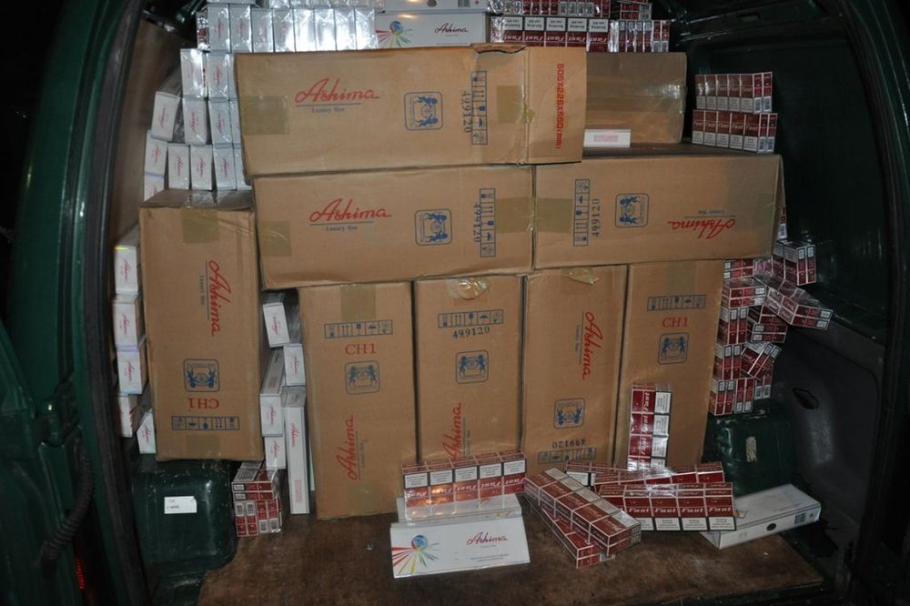 BOGAT ULOV NA RAMPI BATOČINA: Zaplenjeno 8.460 paklica cigareta i 220 kilograma duvana