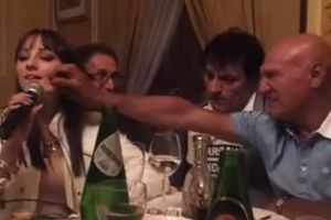 (VIDEO) MOGLA BI DA MU BUDE ĆERKA: Šaban mrtav pijan psovao koleginicu Aleksandru Prijović!