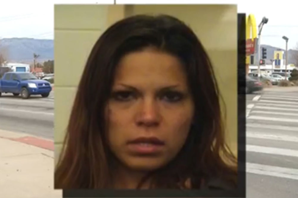 (VIDEO) GREŠKOM NAZVALA POLICAJCA: Dilerka dogovarala prodaju droge, a uletela u sačekušu