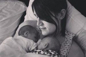 ČUDO MEDICINE: Britanka (28) bez materice rodila bliznakinje!