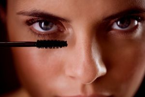 TAJNE NAJBOLJIH ŠMINKERA: 9 jednostavnih trikova da istaknete svoje oči