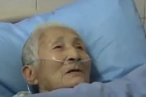 (VIDEO) ČUDO U KINI: Starica se probudila iz kome i šokirala lekare