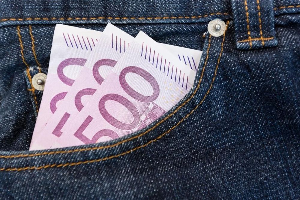 SMANJEN POREZ NA DOHODAK: Svakom građaninu ostaće 1.000 evra više u novčaniku!