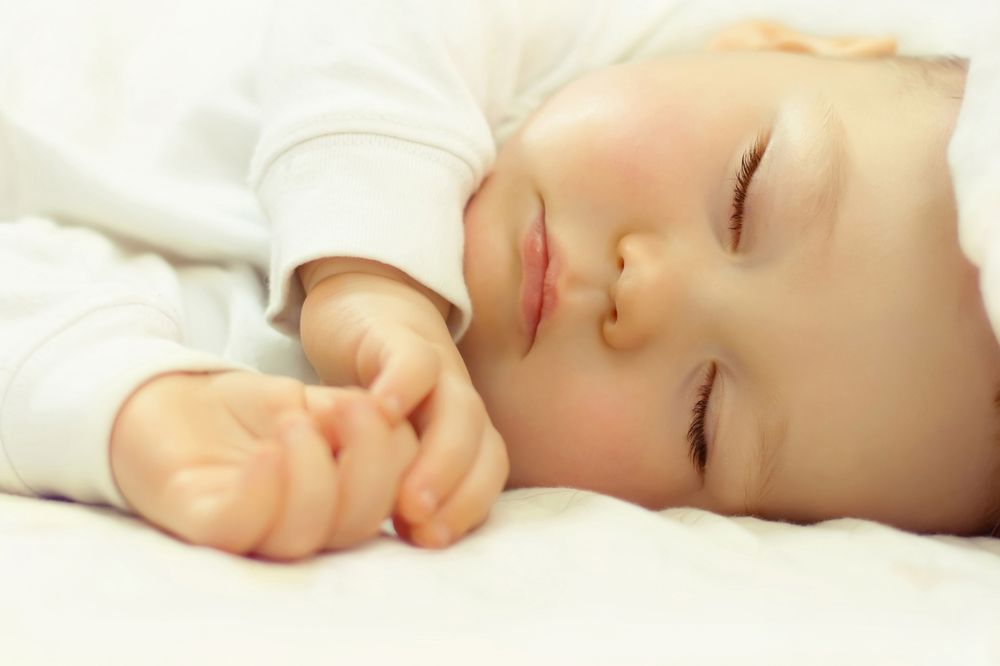 DETALJAN VODIČ: Kako da beba kvalitetno spava u toku dana