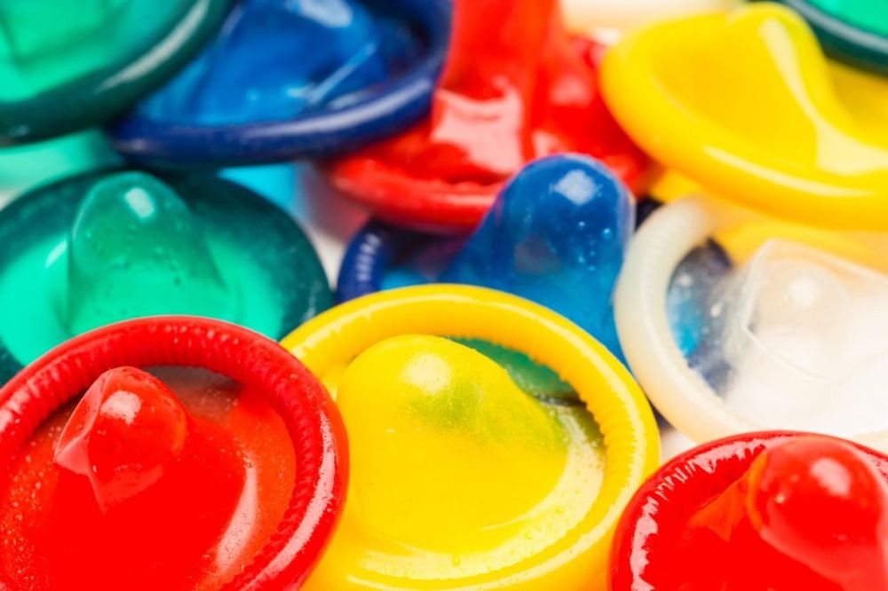 SKUPLJAJU NOVAC DA BI IMALI SEKS: U Venecueli kutija kondoma košta 660 evra!