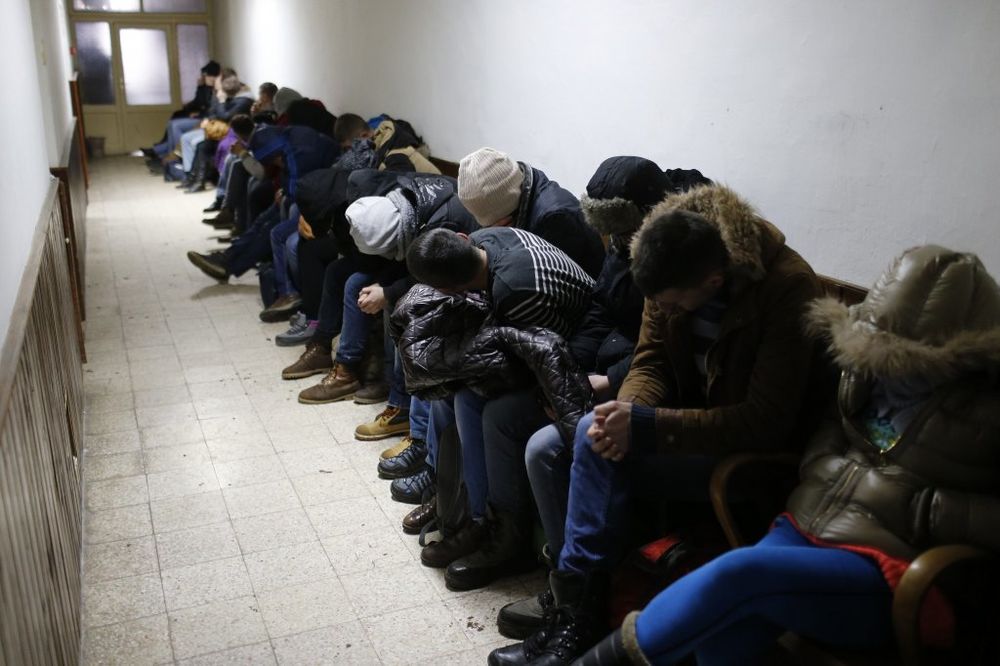 NIŠ: Policija pronašla 70 migranata na železničkoj stanici