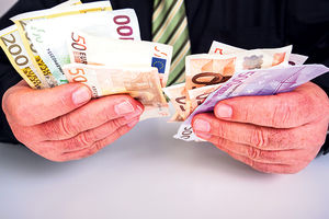 Bankar ukrao 240.000 evra štedišama