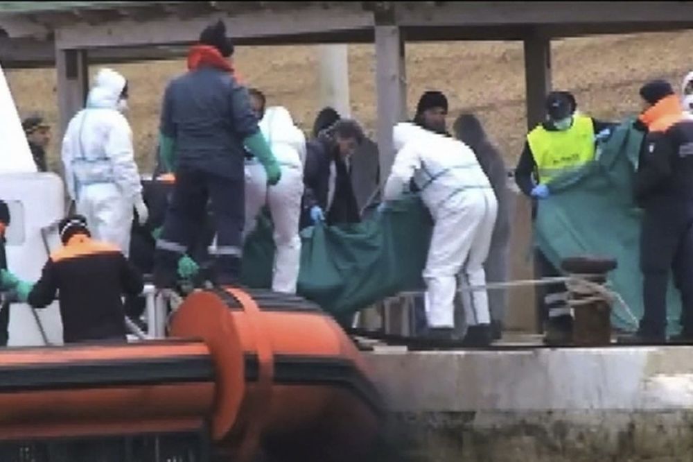 SMRT U MEDITERANU: 300 migranata poginulo u ledenom moru, samo 9 preživelo!