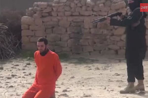 (VIDEO) UBISTVO UZ KOREOGRAFIJU: Terorista ISIL uz muziku i usporen snimak razneo glavu Sirijcu!