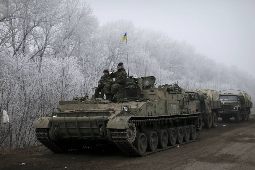 PRIMIRJE JOŠ NA PAPIRU: Niko na istoku Ukrajine neće da povuče teško oružje
