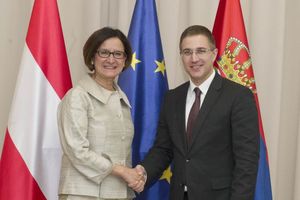 DOGOVOR SRBIJE I AUSTRIJE: Albance će na Kosovo vraćati čarter letovima i autobusima!
