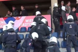 (VIDEO) INCIDENT U BEČU: Pendrecima udarili po srpskim navijačima!