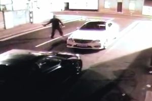 (VIDEO) OBILO MU SE O GLAVU: Ovo je najsmešniji pokušaj krađe automobila ikada!
