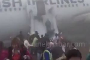 (VIDEO) OVAJ PILOT JE STVARNO MAJSTOR: Turski avion sa 238 putnika promašio pistu i sleteo na livadu
