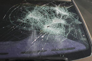 UREZALI IM 4 S: Automobili sa kosovskim tablicama oštećeni u Ulcinju!