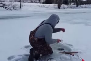 (VIDEO) Pecao kroz rupu u ledu, a kad je video šta je ulovio ostao je zabezeknut
