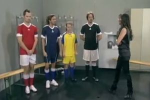 (VIDEO) DIREKTORKA CECA: Evo kako je pevačica vaspitavala fudbalere
