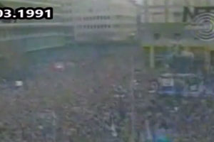 PRVI VELIKI OTPOR MILOŠEVIĆU: 29 godina od protesta na Trgu i čuvenog "Juriš!" sa balkona!