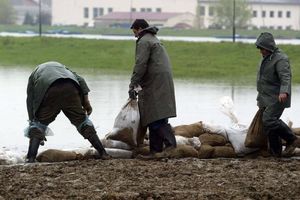 NASIP POPUSTIO NA DVA MESTA: Raška proglasila vanredno stanje, poplavljeno 30 kuća