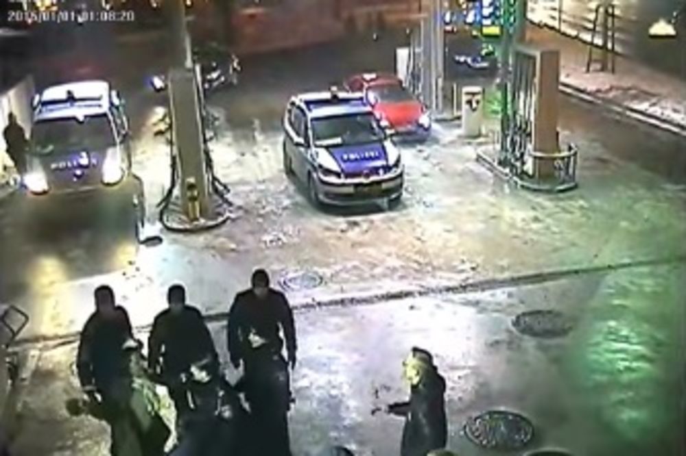 (VIDEO) ČISTO IŽIVLJAVANJE: Pogledajte kako je bečka policija brutalno pretukla ženu na pumpi!