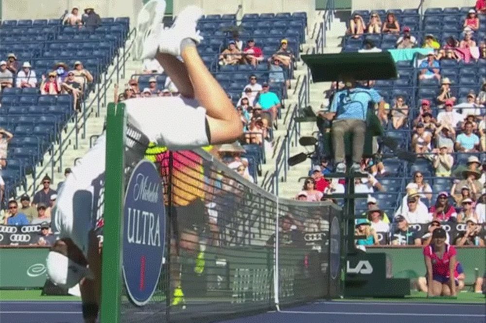 (VIDEO) Ovako lud teniski potez nikada do sada niste videli