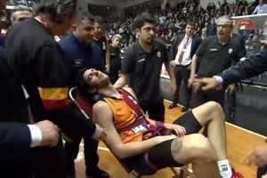 (VIDEO) HAOS U TURSKOJ: Padanje u nesvest i lomljenje vilice u duelu Galatasaraja i Bešiktaša