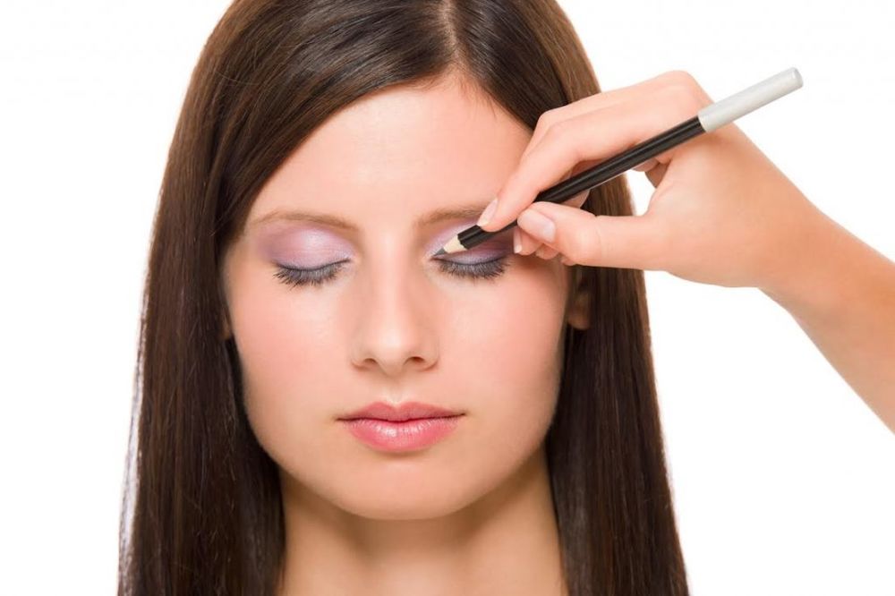 ŠTA NE TREBA DA RADITE: 5 najčešćih grešaka prilikom nanošenja senke za oči