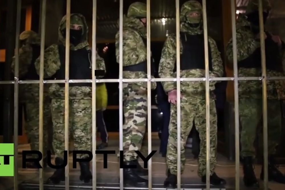 (VIDEO) HAOS U KIJEVU: Tajkun Kolomojski s vojnicima zauzeo najveću naftnu komaniju Ukrajine