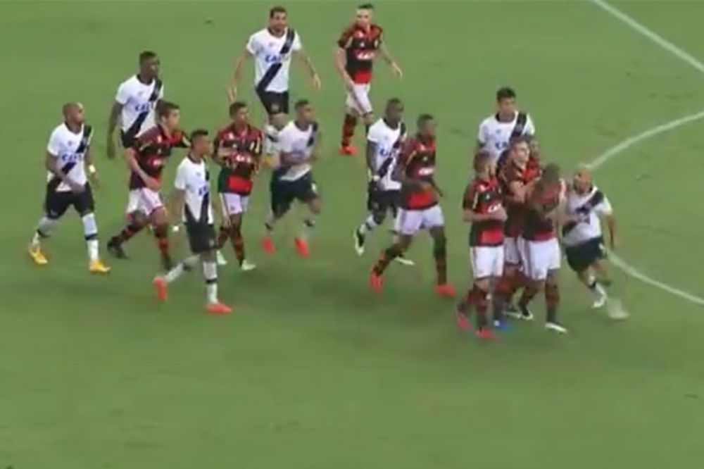 (VIDEO) VELIKA TUČA U BRAZILU: Sudija podelio četiri crvena kartona fudbalerima Flamenga i Vaska