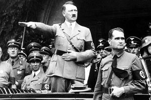 (FOTO) NACI UMETNOST: Hitlerovi crteži prodati za 400.000 evra!