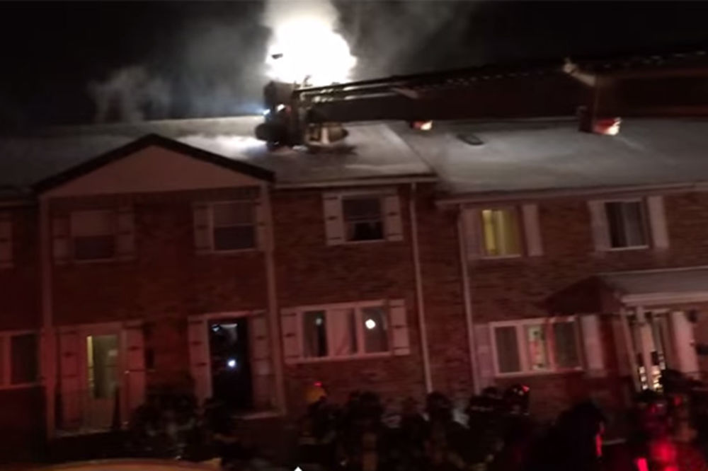 (VIDEO) OPET GOREO NJUJORK: Požar danas izbio na šestom spratu stambene zgrade