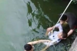 (VIDEO) Upoznao buduću mladu i odmah skočio u jezero!