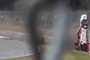 UZNEMIRUJUĆI VIDEO: Automobil izleteo sa staze u Nirburgringu i usmrtio navijača