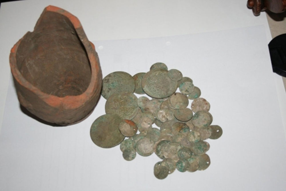Bugarin pronašao osmanlijske novčiće na njivi!