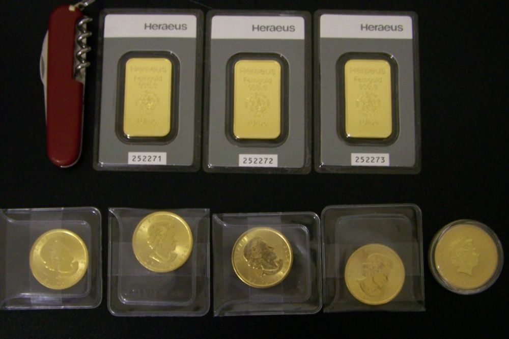 Carinici na beogradskom aerodromu našli zlatnike vrednosti 9.000 evra