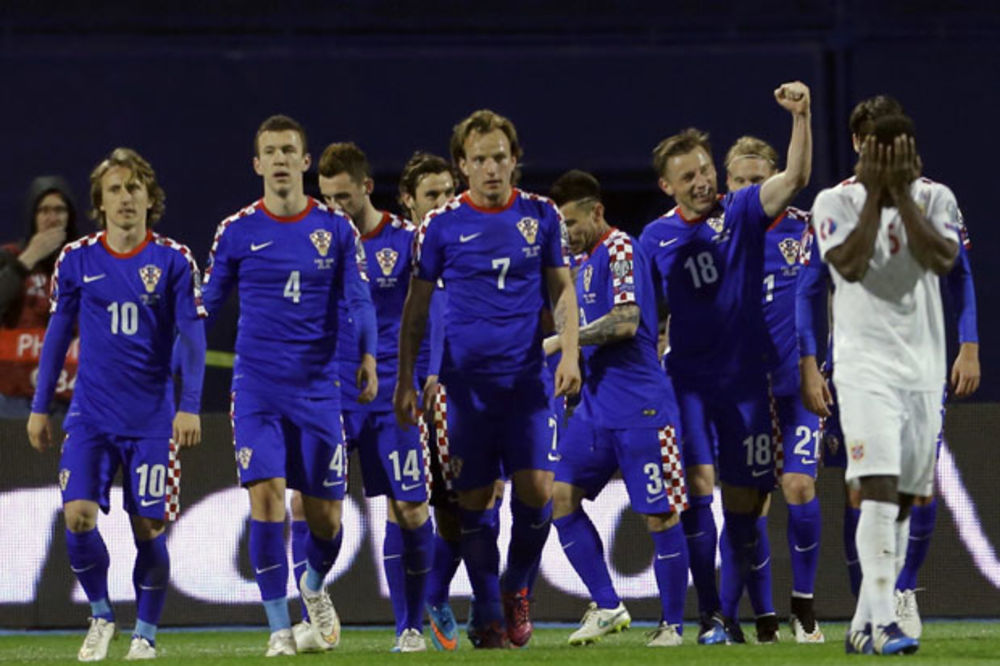 HRVATSKA STRANKA PRAVA TVRDI: Neko želi da kazni hrvatske fudbalere zato što su bolji od srpskih?!